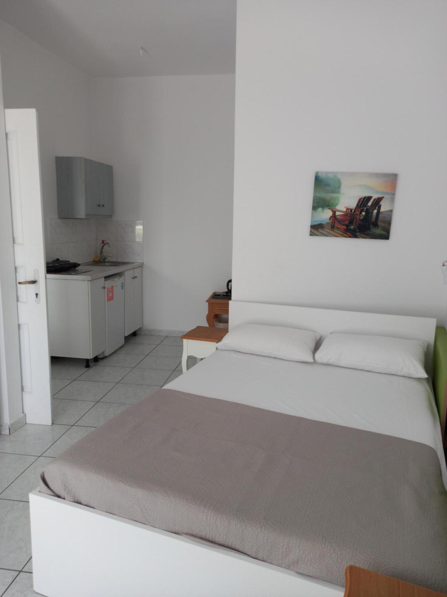 Aparthotel Three Harites Perissa  Zimmer foto